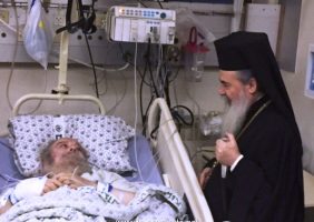 Блаженнейший Патриарх навещает бывшего Патриарха Иерусалимского и монаха Иринея