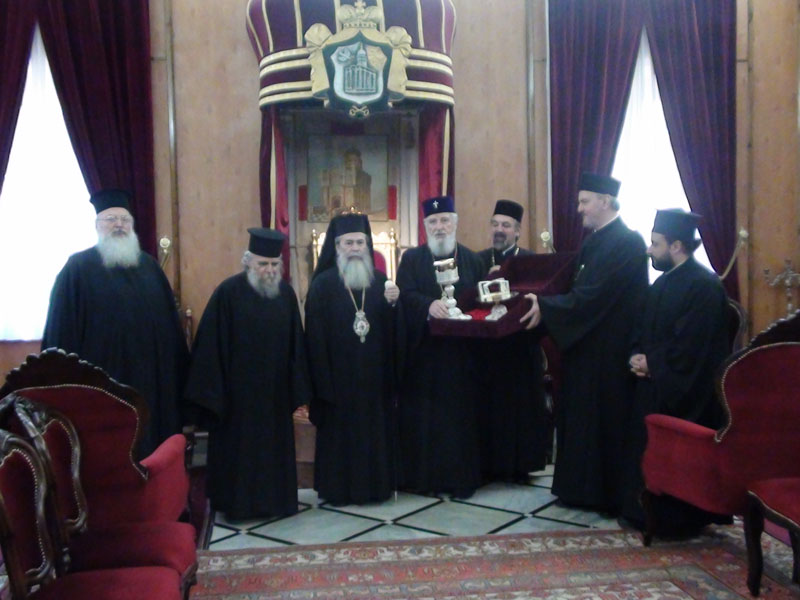 Румынские представители с Блаженнейшим Патриархом и сопровождением