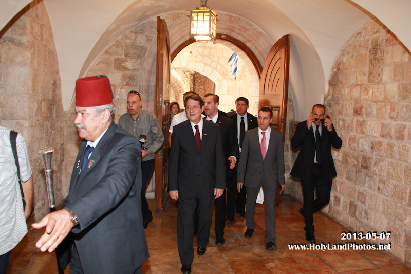 Президент Кипра при входе в Патриархат