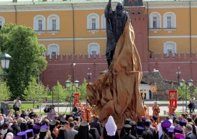 Открытие памятника Патриарху Ермогену