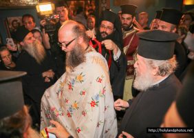 Archimandrite Nektarios receives the icon of Theotokos