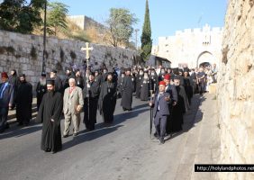 The march of the Members of the Holy Sepulchre to Gethsemane