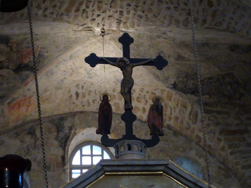 Старинный Крест в Монастыре