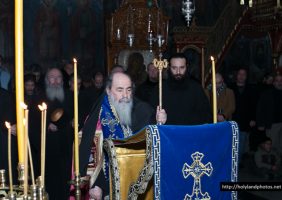 Блаженнейший Патриарх приветствует на празд присутствующих нике в честь Святого Саввы