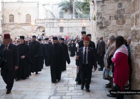 On the way to the Church of the Resurrection for the Salutations