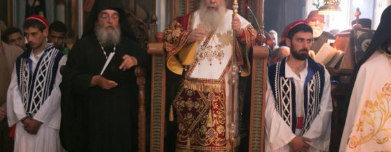 Блаженнейший Патриарх совершает Божественную литургию с отцом Хрисостомом