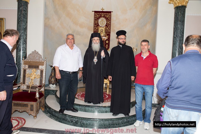 اعضاء من طائفة ابو سنان في بطريركية الروم الارثوذكسية