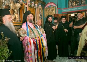 Vigil at the Gethsemane Dependency and procession of the holy icon