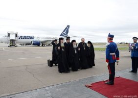 Прием Патриаршей делегации в аэропорту Бухареста