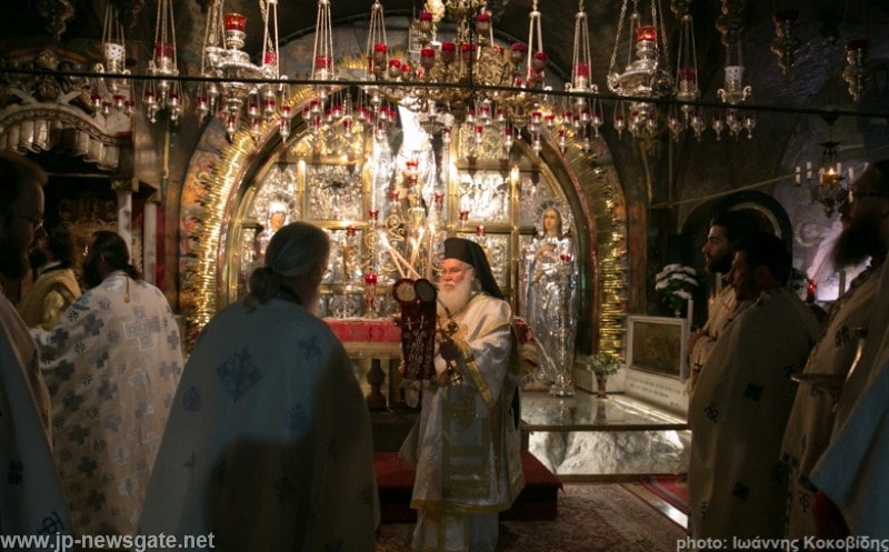 Metropolitan Kyriakos of Nazareth performs the divine Liturgy at Golgotha