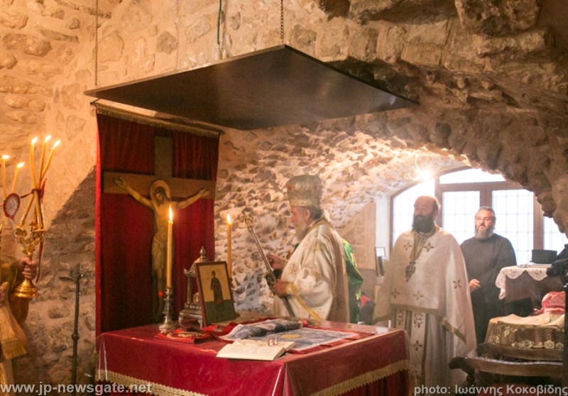 Его Высокопреосвященство Митрополит Капитольядский в часовне Святого Димитрия