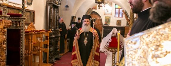 Patriarch Theophilos leads mass on Hypapante day