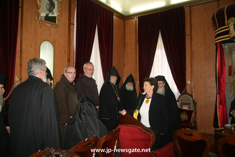 Блаженнейший Патриарх, г-жа Моропулу и представители Армян и Францисканцев