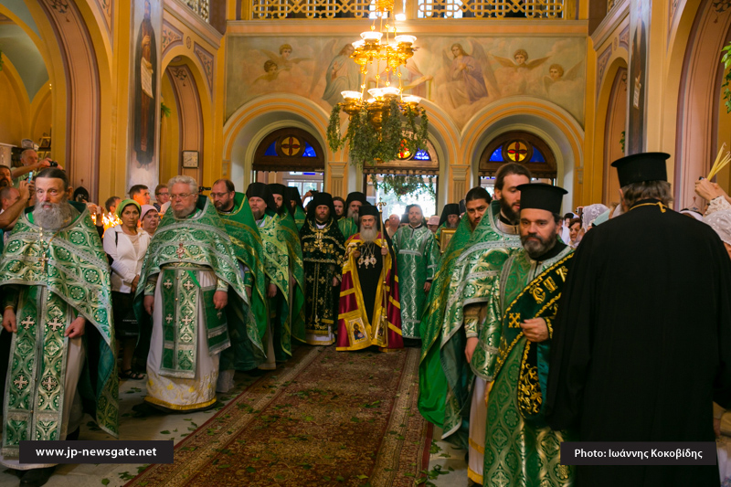 Встреча Блаженнейшего Патриарха в храме Святой Троицы (русском)