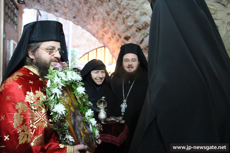 01ألاحتفال بعيد القديسة ميلاني في البطريركية