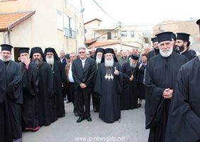 Priests welcome His Beatitude to Abu Snan
