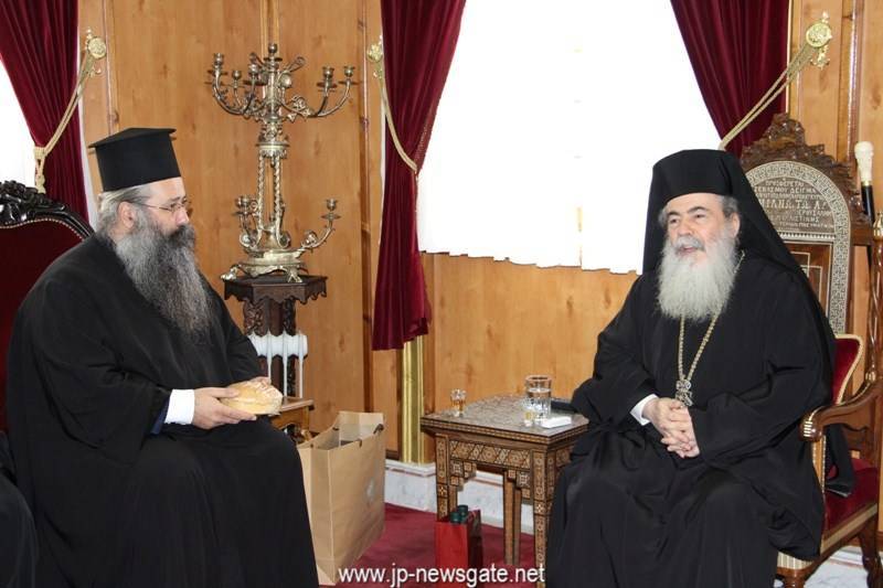 Блаженнейший Патриарх с Его Высокопреосвященством Митрополитом Катеринским Георгием
