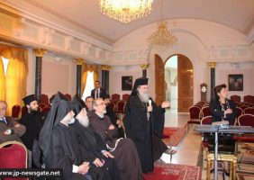 Блаженнейший Патриарх приветствует представителей Францисканцев и Армян