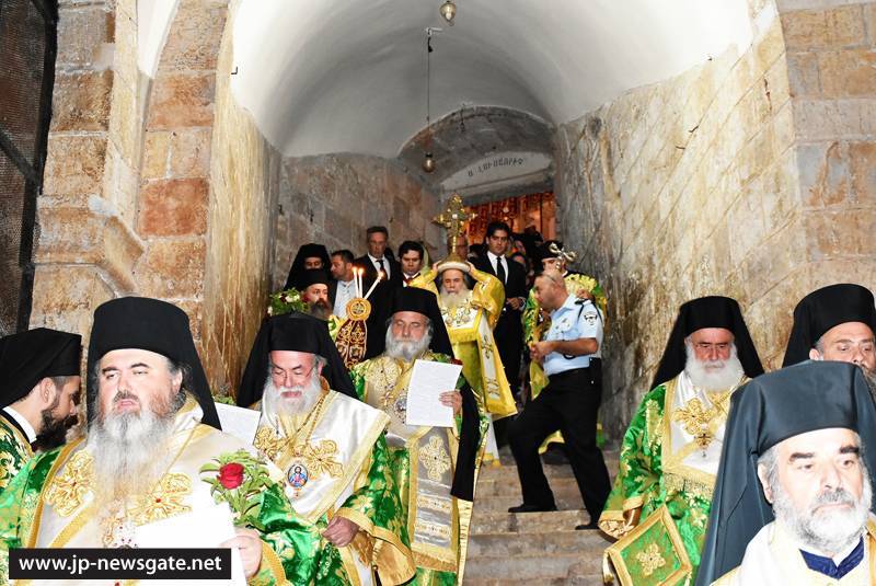 01ألاحتفال عيد رفع الصليب الكريم المحيي في البطريركية ألاورشليمية