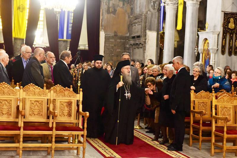 Его Высокопреосвященство Митрополит Салоникский Анфим при входе