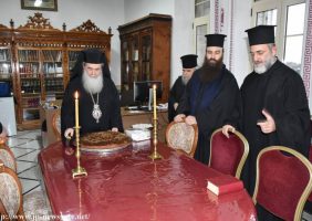 Prea Fericirea Sa și suita la Școala Patriarhala de pe Sfântul Munte Sion