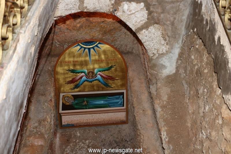 В скале вырезанная гробница Святого Симеона Праведного
