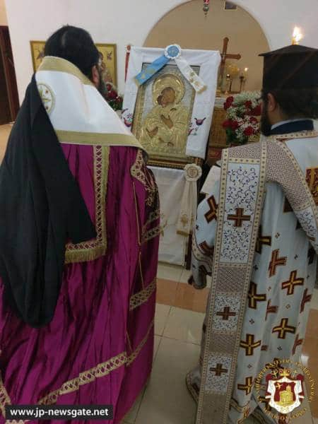 ÎPS Arhiepiscop Macarie al Qatarului în timpul Deniei Acatistului Buneivestiri