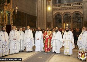 Părintele Nectarie și preoții slujitori înainte de hirotonie