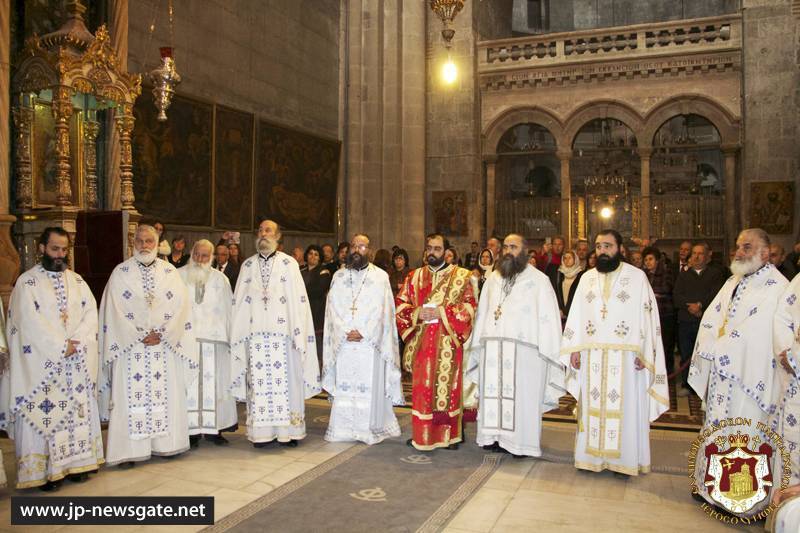 Părintele Nectarie și preoții slujitori înainte de hirotonie