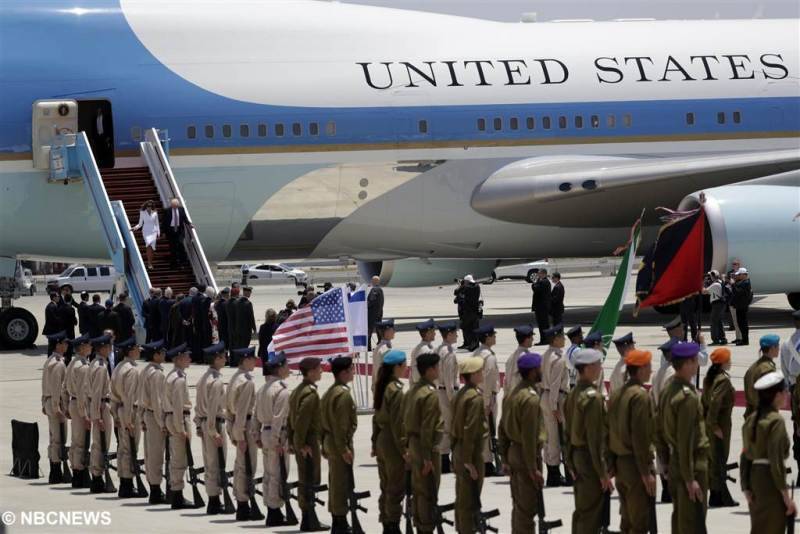 The welcome of the President of the U.S.A. at the Israeli airport Ben Gurion