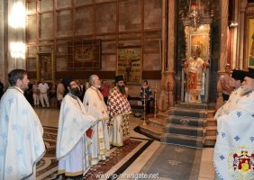 Божественная литургия в Кафоликоне в память обновления храма Воскресения