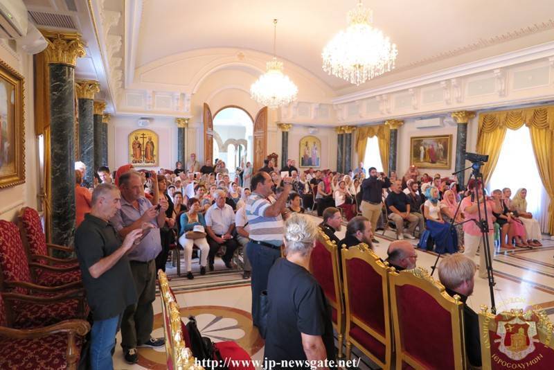 Pelerini din Creta, Rusia și Serbia în Sala Mare de Recepție a Patriarhiei