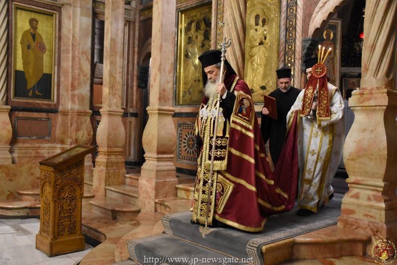 Его Блаженство Патриарх Иерусалимский Феофил в Кафоликоне Пресвятого храма Воскресения