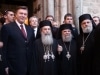 Ὁ Πρόεδρος κ. Yanukovych ἐξερχόμενος τοῦ Ναοῦ.