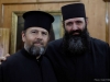 Părinții îl felicită pe noul călugăr, părintele Constantin