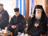Părintele Ahile oferă o recepție la Sfânta Mănăstire a Înălțării