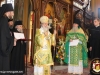 Preafericirea Sa oferind un dar Patriarhului Chiril