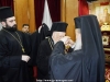 Preafericirea Sa oferă Patriarhului Ecumenic un set de englopioane