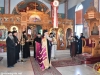 ÎPS Arhiepiscop Dimitrie de Lydda binecuvântând la intrarea în biserică