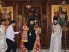 ÎPS Archbishop Isidor binecuvântând în Sfânta Biserică a Sfintei Treimi a Școlii Patriarhale