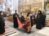 Preafericitul Patriarh la Ierusalimului intră în Biserica Învierii