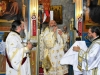 ÎPS Arhiepiscop Damaschin al Iopei în timpul Sfintei Liturghii