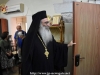 Arhiepiscopul-Ales al Madabei îi primește pe trimișii Mirelui în casa sa