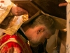رسامة كاهن روسي جديد في الجلجثة في كنيسة القيامة
